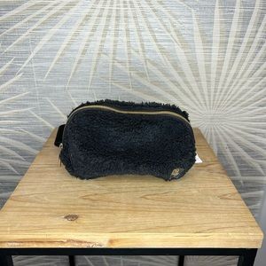 NEW Lululemon Everywhere Belt Bag - FLEECE - Black (AUTHENTIC) 1L